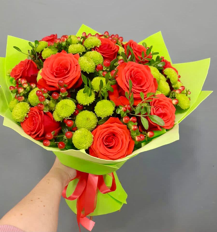 Букет цветов из: Хризантемы и Розы в Эдельбае