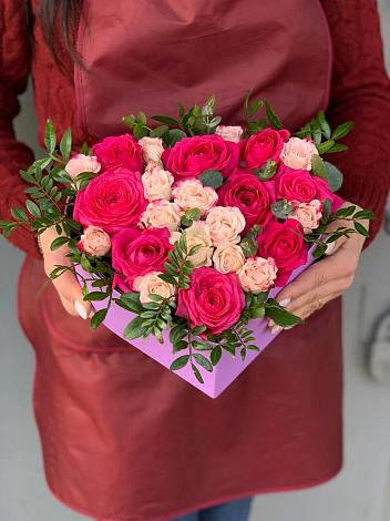 Цветочная композиция из Розы в коробке в Эдельбае