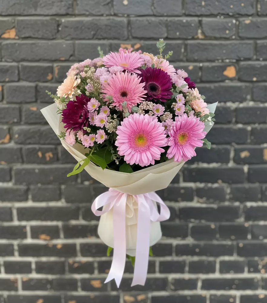 Букет цветов из: Герберы и Хризантемы в Эдельбае