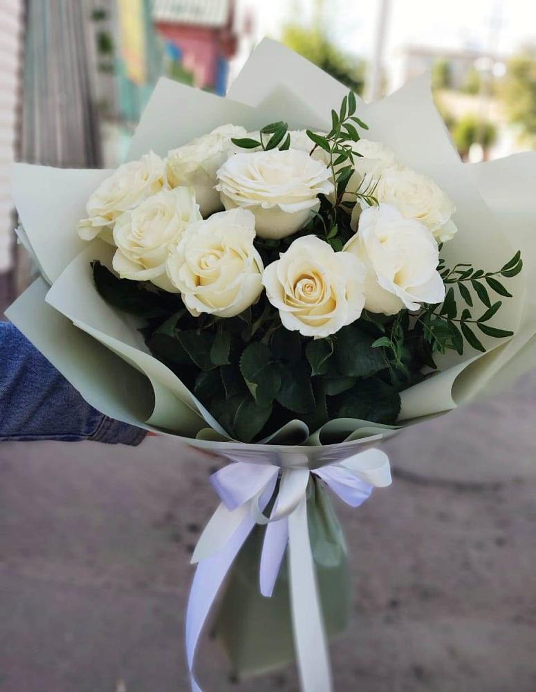 Букет Белые розы Проуд в Эдельбае
