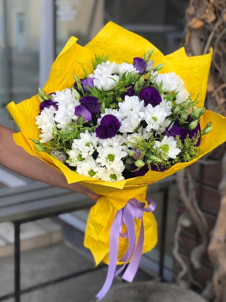 Букет цветов из: Ирисы, Хризантемы и Ромашки в Эдельбае