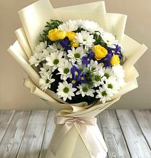 Букет цветов из:  Ирисы, Хризантемы и Розы в Эдельбае