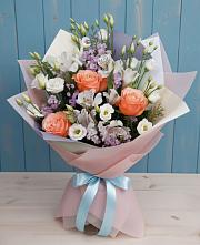 Букет цветов из:  Лизиантусы, Розы, Альстромерии и Гипсофила в Эдельбае