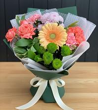 Букет цветов из:  Гвоздики, Розы, Герберы и Хризантемы в Эдельбае