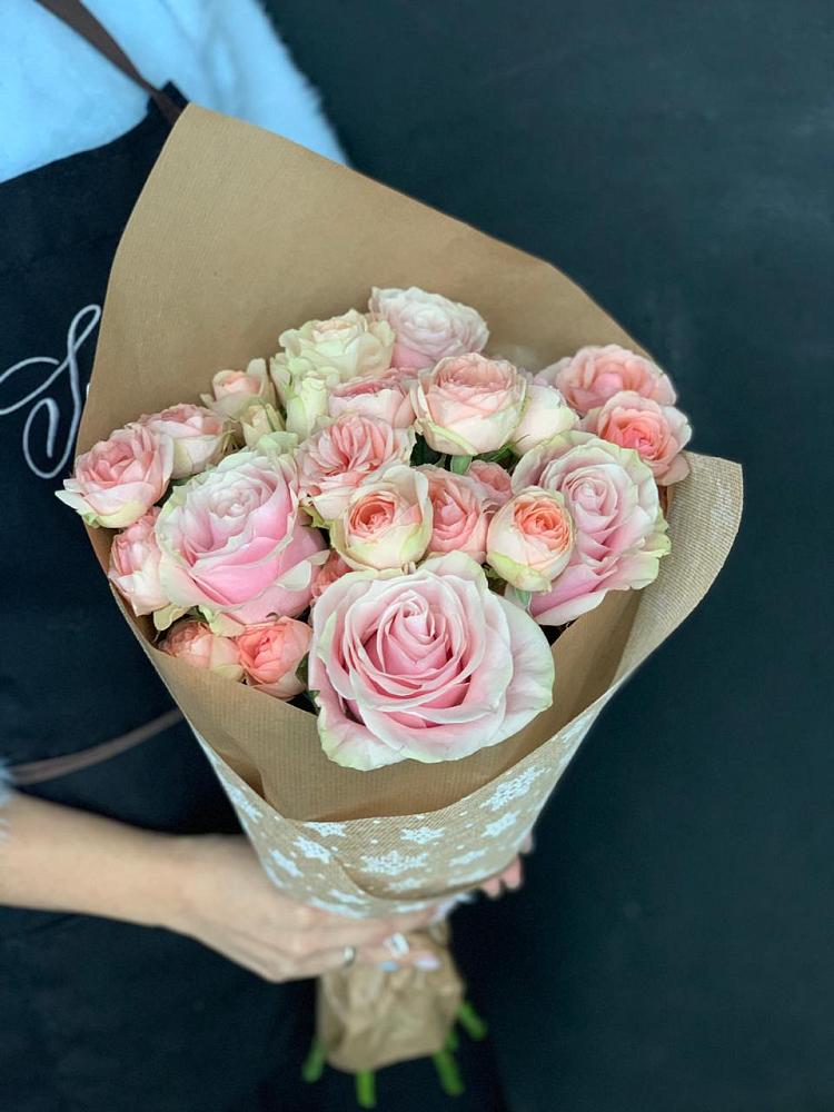 Букет цветов из: Хризантемы и Розы в Эдельбае