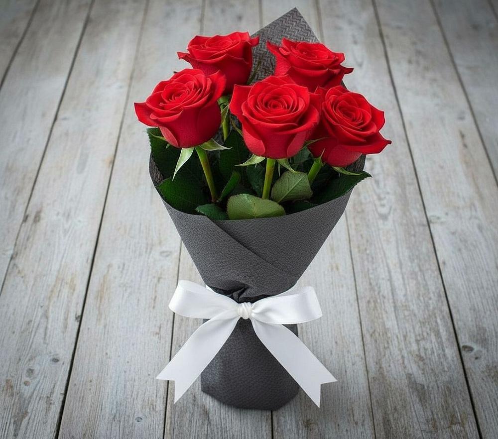 Букет 5 Красных роз Эдлесс Лав в Эдельбае