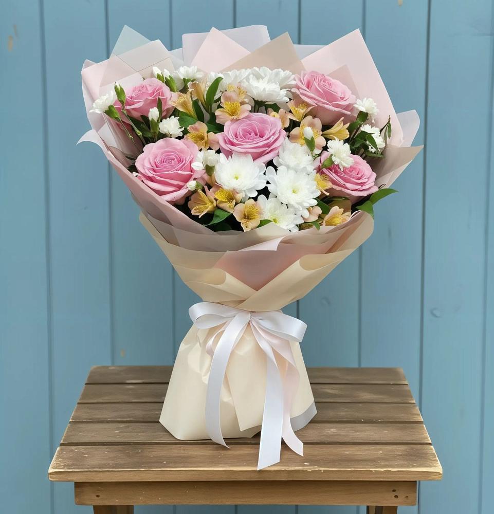 Букет цветов из: Гвоздики, Орхидеи и Розы в Эдельбае